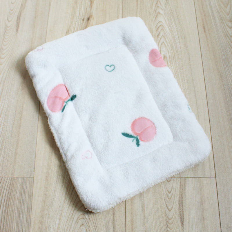 Thick Winter Pet Mat for Cats and Dogs - Fleece Blanket