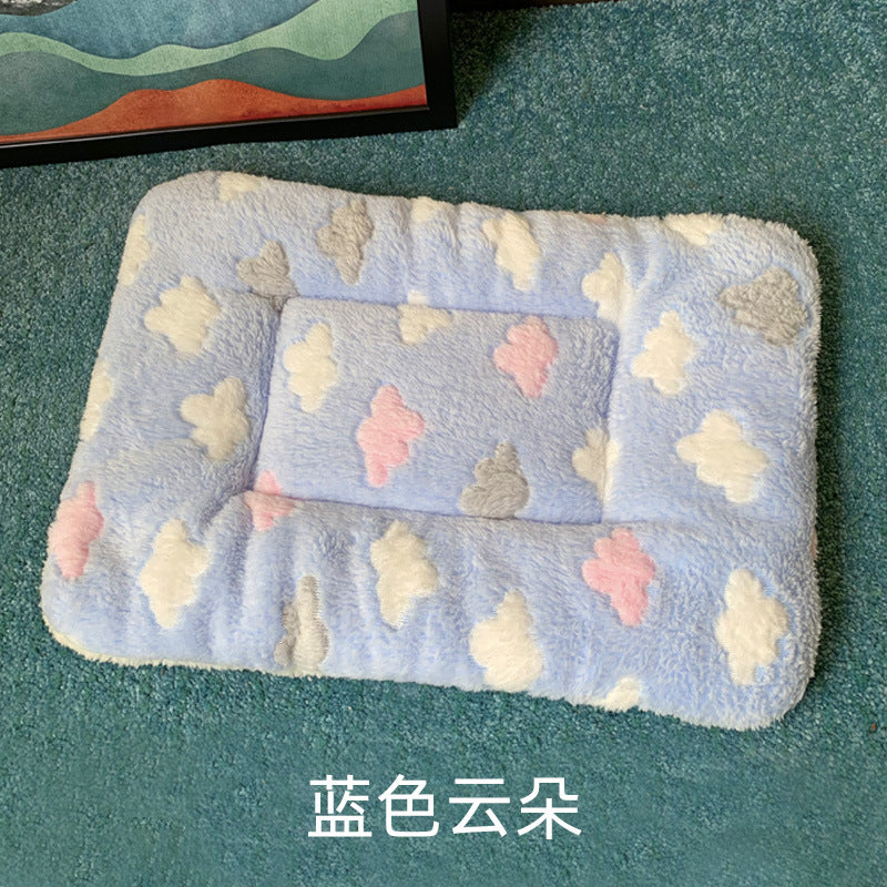 Thick Winter Pet Mat for Cats and Dogs - Fleece Blanket