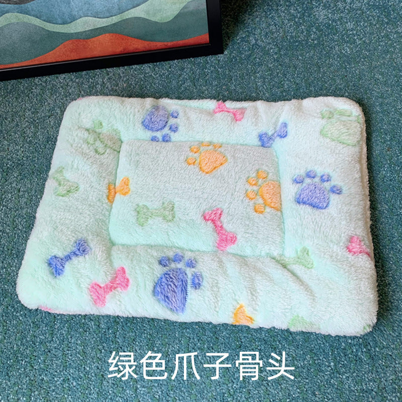 Thick Winter Pet Mat for Cats and Dogs - Fleece Blanket